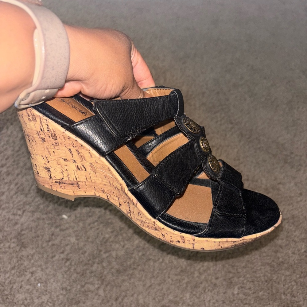 Jaclyn Smith Wedged Black Sandals